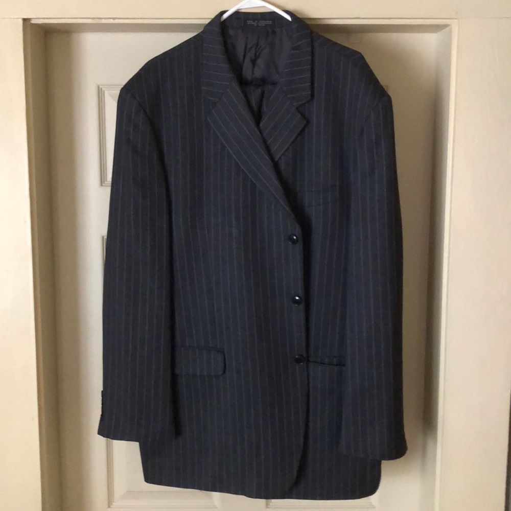Albert Nipon 48L Men’s 3 Button Charcoal Suit